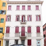 Casa Dantilla アパート キオッジャ