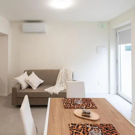 Casa Dantilla アパート *